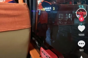 两度遭遇航班取消&amp;深夜抵达深圳，谢文能社媒晒照：好事多磨