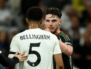 大英中场PK！邮报：贝林开场对抗输给赖斯很沮丧 两人之后又纠缠